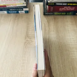 NHẬP MÔN TƯ DUY THIẾT KẾ BỐ CỤC VÀ TYPOGRAPHY  1027926