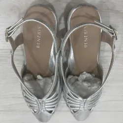 BENEBIS Giày Nữ Màu Bạc Size 23cm Gót Cao 5cm Như Mới 990081