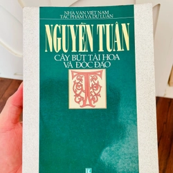 Khảo luận: Nguyễn Tuân Cây Bút Tài Hoa Độc Đáo - Sách đẹp 