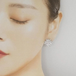 Bông tai nhỏ Lotus Van Cleef & Arpels - Hàng hiệu Authentic 843040