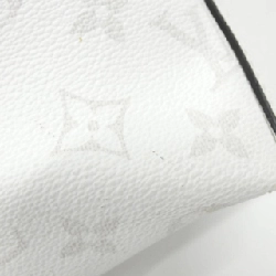 Túi xách cuối tuần Taiga Llama M30919 của Louis Vuitton 610787