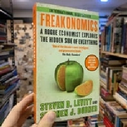 FREAKONOMICS - Steven D. Levitt and Stephen J. Dubner 176775