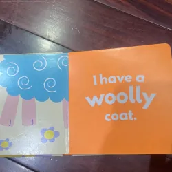 NGOẠI VĂN SÁCH TIẾNG ANH TRẺ EM : GUESS WHO? FARM - fold out book! Little beginners  1028116
