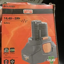 (HÀNG TRƯNG BÀY)MÁY BƠM MỠ KHÔNG DÂY BAHCO BCL32G1–14.4V VỚI DUNG TÍCH BÌNH CHỨA GR-400 760688