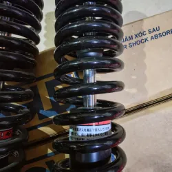 Bán phuộc sau, fullbox mới toanh 99%, cao 355mm. 
600k. 1025903