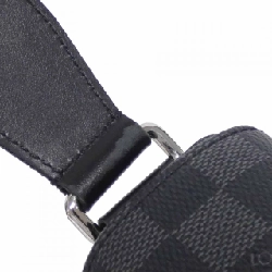 Túi đeo vai Louis Vuitton Damier Graphite District PM N42710 611736