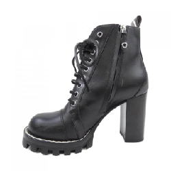 Giày bốt dòng Star Trail của Louis Vuitton 657672