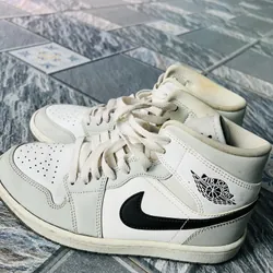Giày NiKe chuẩn Aut, size 37,5 598015