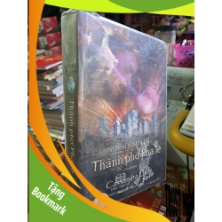 (TẶNG BOOKMARK) Thành phố pha lê - Clare - 2014 mới 80% ố - VĂN HỌC - RBK0111
