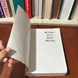 II Sách Phật Giáo: Đường Xưa Mây Trắng - Thích Nhất Hạnh - 2005 738882