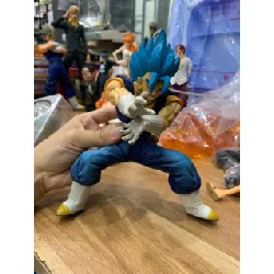 mô hình vegeto thủ thế 716512