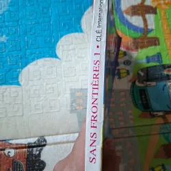 Sans Frontières 1001133