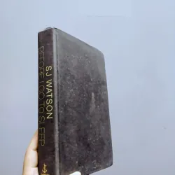 Sách ngoại văn: Before I go to sleep - SJ Watson