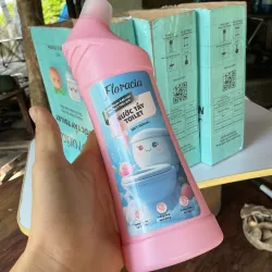 9 chai nước tẩy rửa nhà vệ sinh Floracia 576384