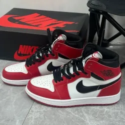 Giày thể thao Nike Air Jordan 1 Retro High OG Size 42 đen đỏ 701639
