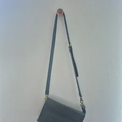 Túi đeo chéo dáng ví - Cũ 713447