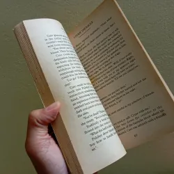 Under the eagle sách ngoại văn tiếng Anh english book  789438