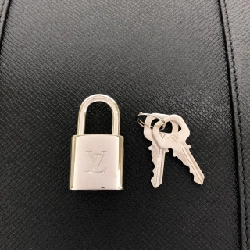 Túi Louis Vuitton Taiga Porte Document Voyage M30925 - Hàng hiệu Chính hãng 804560