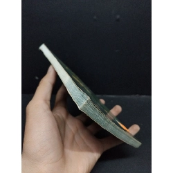 Tình yêu không có tuổi, mới 80% ố rách bìa nhẹ có mộc trang cuối 2006 HCM2207 VĂN HỌC 916424