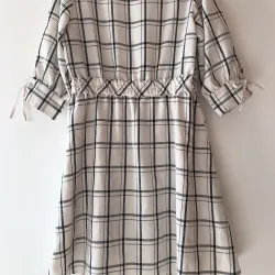 Đầm trắng caro basic size M dáng chữ A 800030