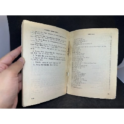 Chuyện Thầy Trò Thời Xưa, Kiều Thu Hoạch, Mới 60% (Ố Vàng), 1996 SBM2407 916463