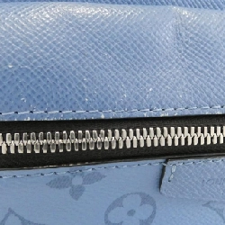 Túi đeo chéo ngoài trời Louis Vuitton Taiga Lama M30749 - Hàng hiệu Chính hãng 768871