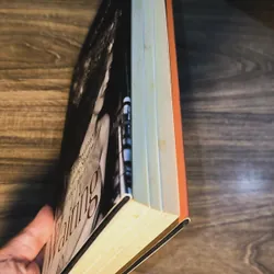 Sách cũ (có ố) Lady in Waiting: My Extraordinary Life in the Shadow of the Crown  723356