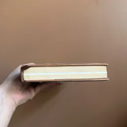 Đằng Sau Những Nụ Cười - Khánh Ly (Bìa Cứng) 733561