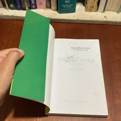 Tác Phẩm Và Lời Bình (Tác Phẩm Văn Học Trong Nhà Trường) - Nguyễn Tuân, Xuân Quỳnh - 2011 907584