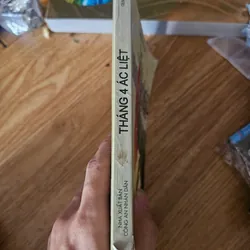 Tháng 4 ác liệt (chất lượng đọc, đủ nội dung, mất vài trang phụ lục ở cuối)
 703765