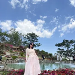 Set áo len và chân vay voan tơ