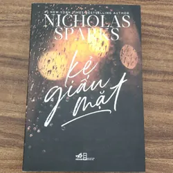 Tiểu thuyết của Nicholas Sparks: KẺ GIẤU MẶT (626 trang)