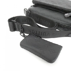 Túi đeo chéo Louis Vuitton Monogram Shadow Trio M46602 610002