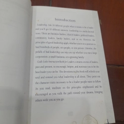 God's Little Devotional Book for LEADERS 524692