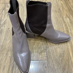 Bốt Charles & Keith size 39 hàng chính hãng tình trạng mới 90%  976700