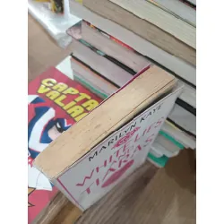 White lies and tiaras - Marilyn Kaye