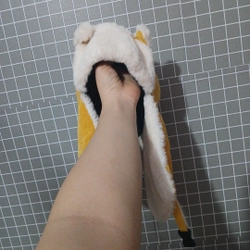 Nón lông giữ ấm vàng