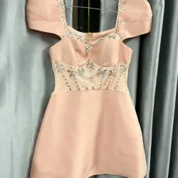 Váy hồng đi tiệc sinh nhật