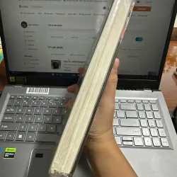 Lê Vân Yêu và Sống - Bùi Mai Hạnh & Lê Văn (Bìa cứng) 698148