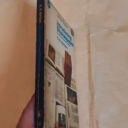 Introducing Shakespeare (Pelican) 1025163