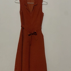 Jumpsuit màu cam chấm bi size M 509117