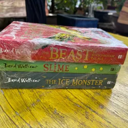 COMBO DAVID WALLIAMS- THE BEAST OF BUCKINGHAM PALACE- SLIME- THE ICE MONSTER