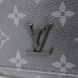 Túi đeo vai Louis Vuitton Monogram Eclipse District PM M45272 - Hàng hiệu Chính hãng 802914