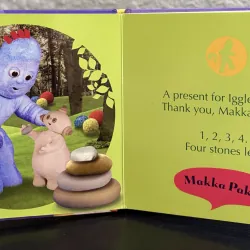 Board book In the Night Garden… A Lovely Present (Trong khu vườn đêm – Món quà xinh xắn) 797186