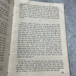 TÌM HIỂU SÂN KHẤU CHÈO - TRẦN VIỆT NGỮ, HOÀNG KIỀU 929482