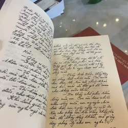 NGƯỜI MỸ ƯU TƯ  - HỒ HỮU TƯỜNG  1027445