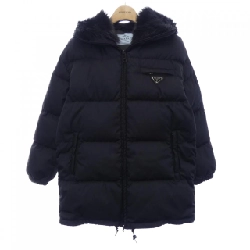 Áo khoác lông vũ PRADA với logo hình tam giác 29X808 S202 1WQ8