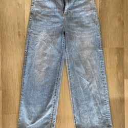 Quần jeans ống loe genviet
