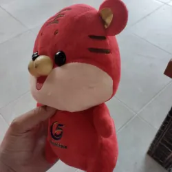 một chú thú nhồi bông hình hổ đỏ  ( hang 2hand) 996547