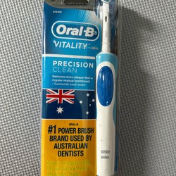 Bàn chải điện Oral-B 148890